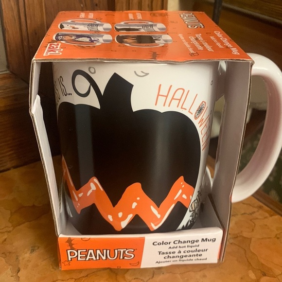 Peanuts Other - Peanuts Snoopy Halloween Color Changing Mug NEW